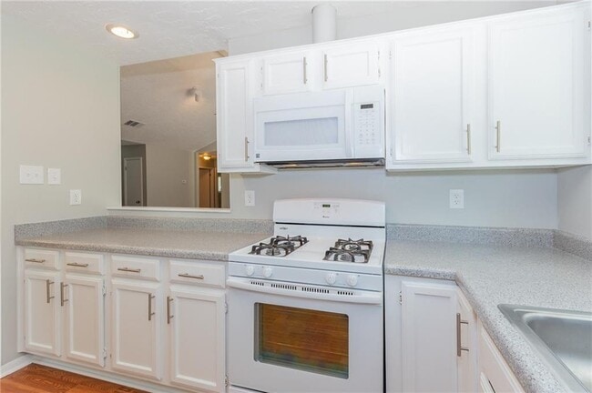 Building Photo - 1500 Pigeon Forge Rd