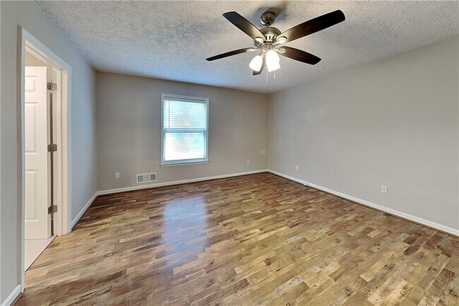 Building Photo - 400 Ansley Dr