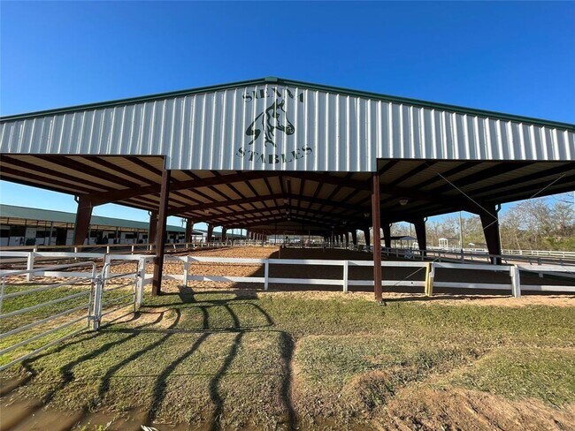 Building Photo - 7010 Stevenson Dr
