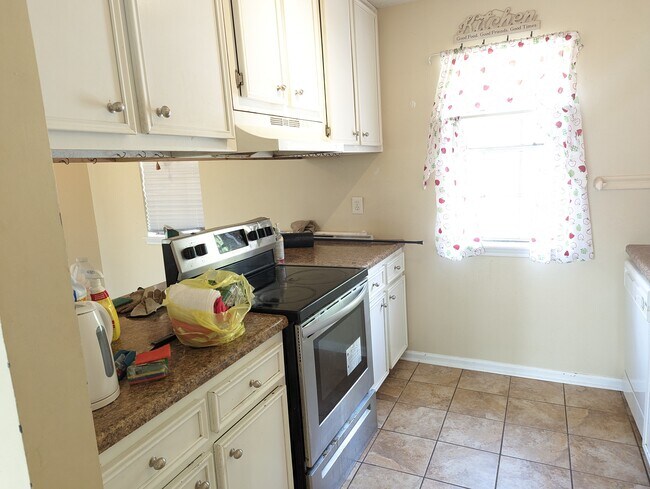 Building Photo - 304 Westfield Dr