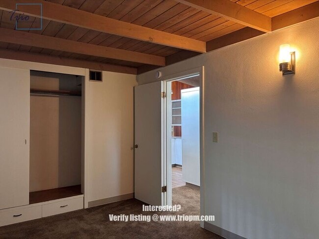 Building Photo - 1889 Hilyard St