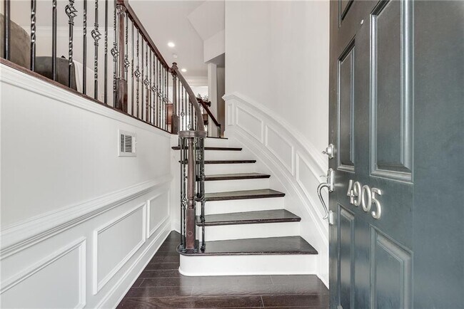 Building Photo - 4905 Greylock Walk SE