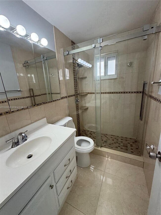 Building Photo - 8701 NW 109th Terrace