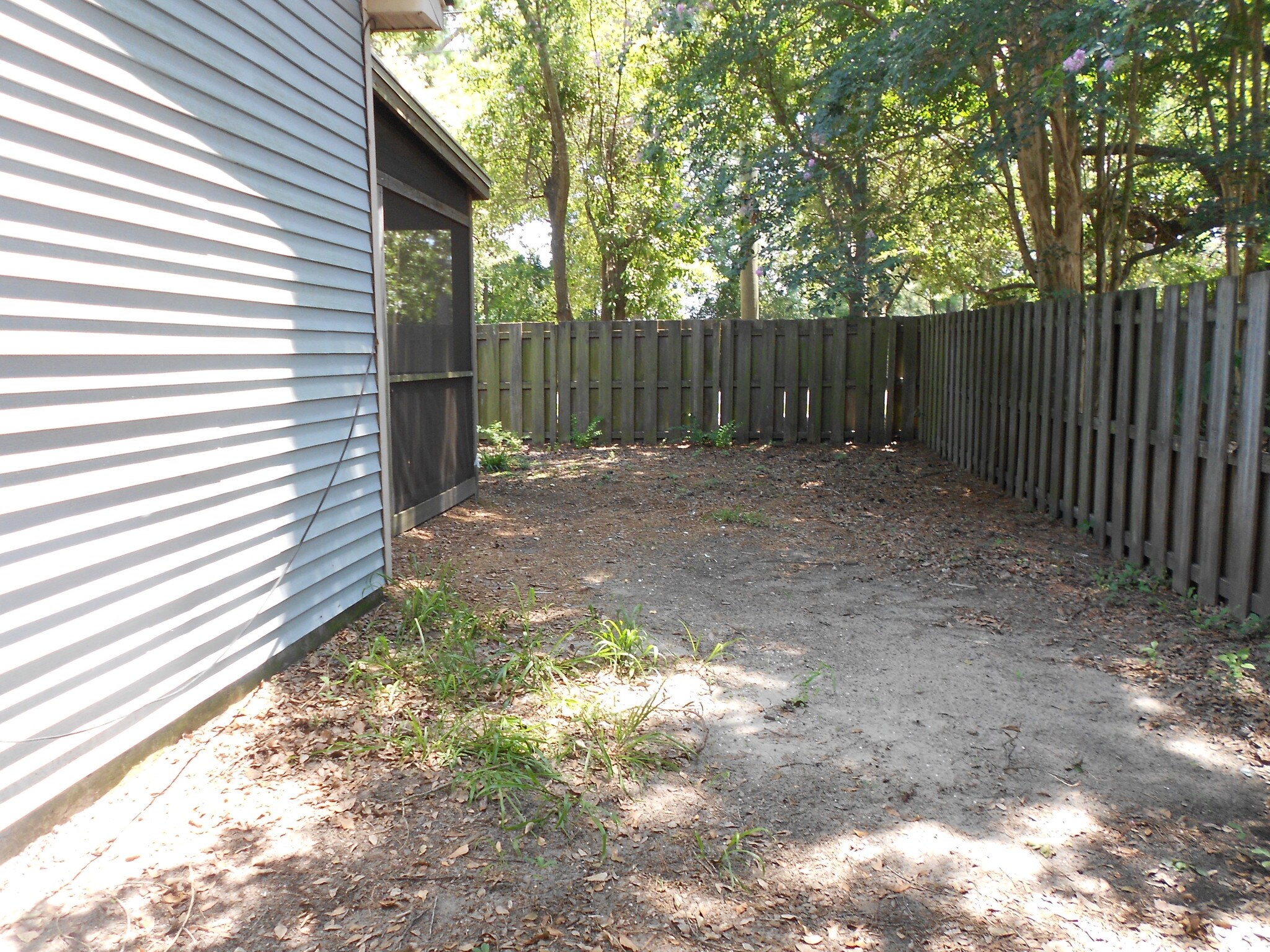 3 Bedroom 2 Bath House for Rent in Quail Hollow in Mt Pleasant. Lots of Upgrades. 3 Miles to IOP - 2084 Presidio Dr