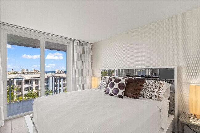 Building Photo - 800 SE 20th Ave