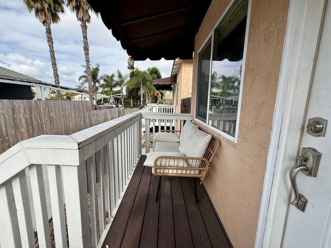 Building Photo - Modern Bungalow with W/D + A/C! Assigned Parking Included & 1 Garage Storage!