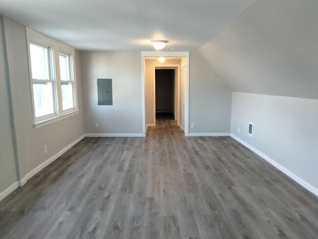 Building Photo - 1337 Washington St