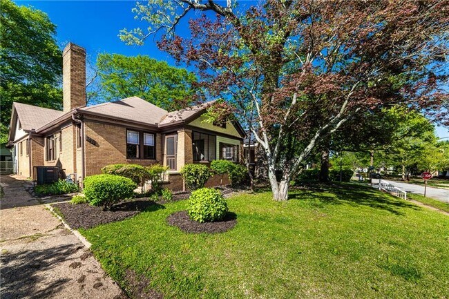Building Photo - 1029 Katherwood Dr SW