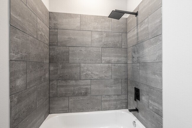 Building Photo - 8440 Berry Brush Ln
