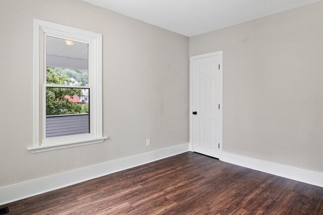 Building Photo - Coming Soon - Charming 3 Bedroom, 1 Bath S...