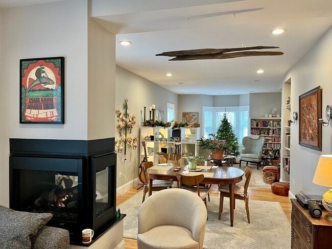 Building Photo - 9 Sherman St