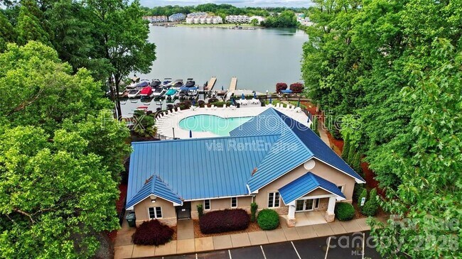 Building Photo - 20329 Berry Cir