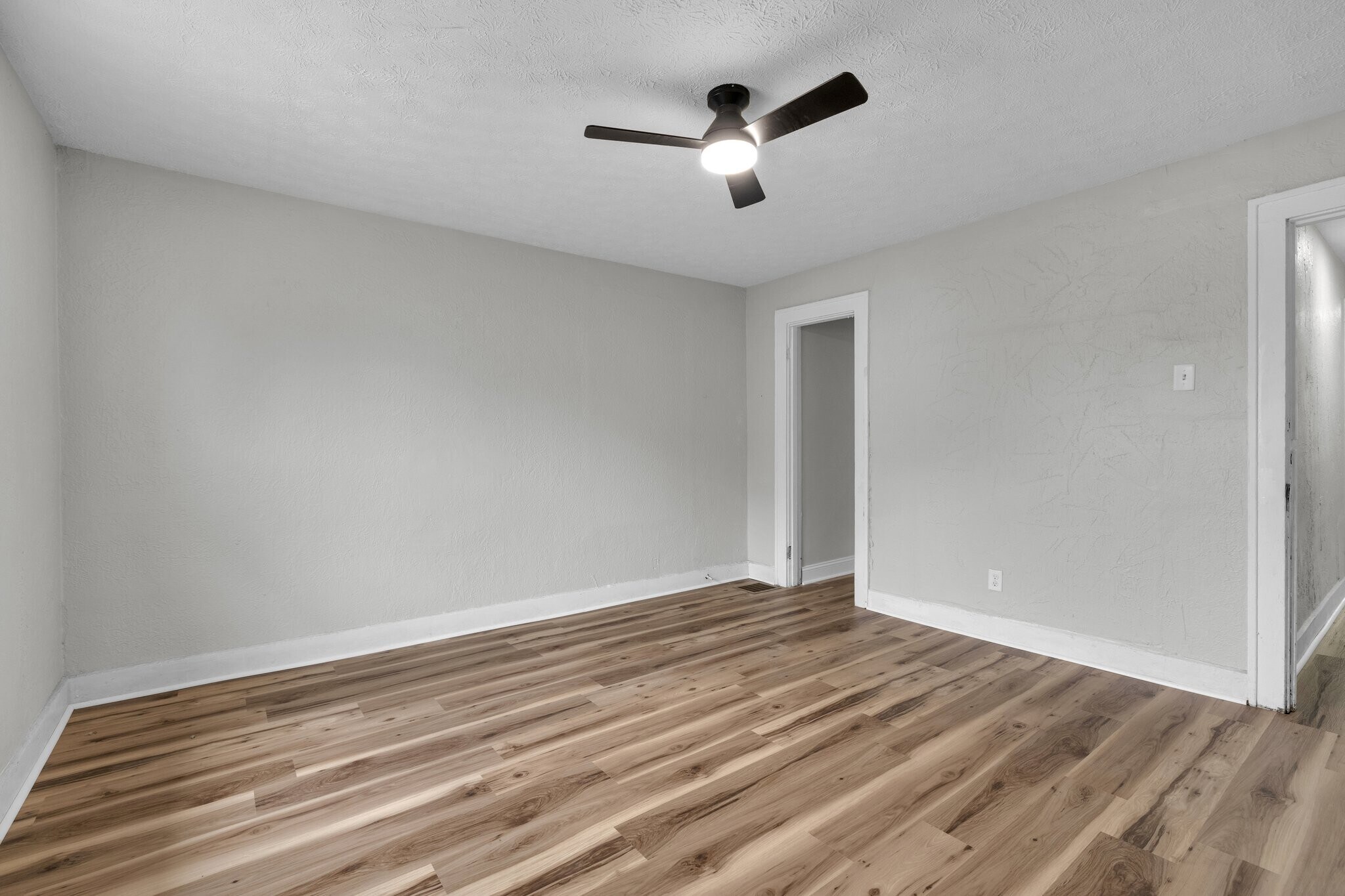 Building Photo - 409 N Oakland Ave
