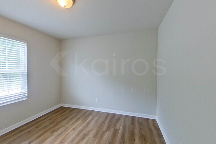 Building Photo - 216 York Ln