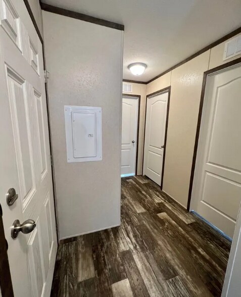 Building Photo - 17028 Sleepy Hollow Blvd