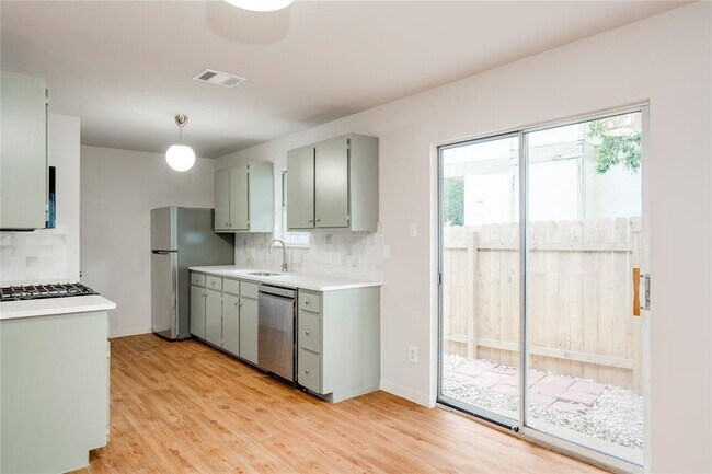 Building Photo - 8110 Willet Trail