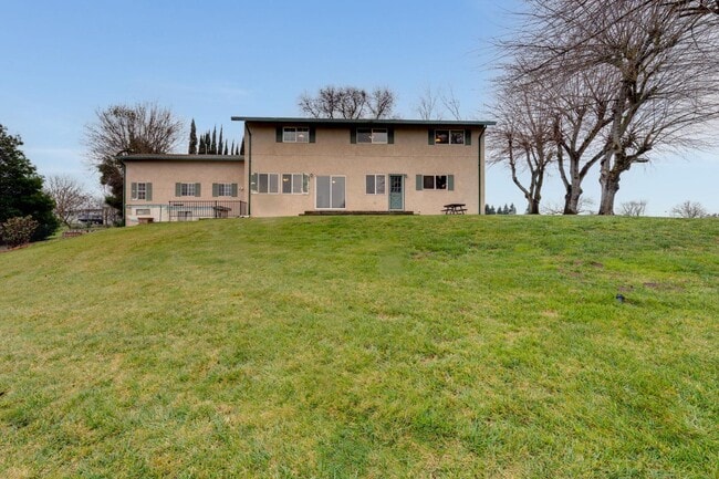 Building Photo - 12707 Leo Ln