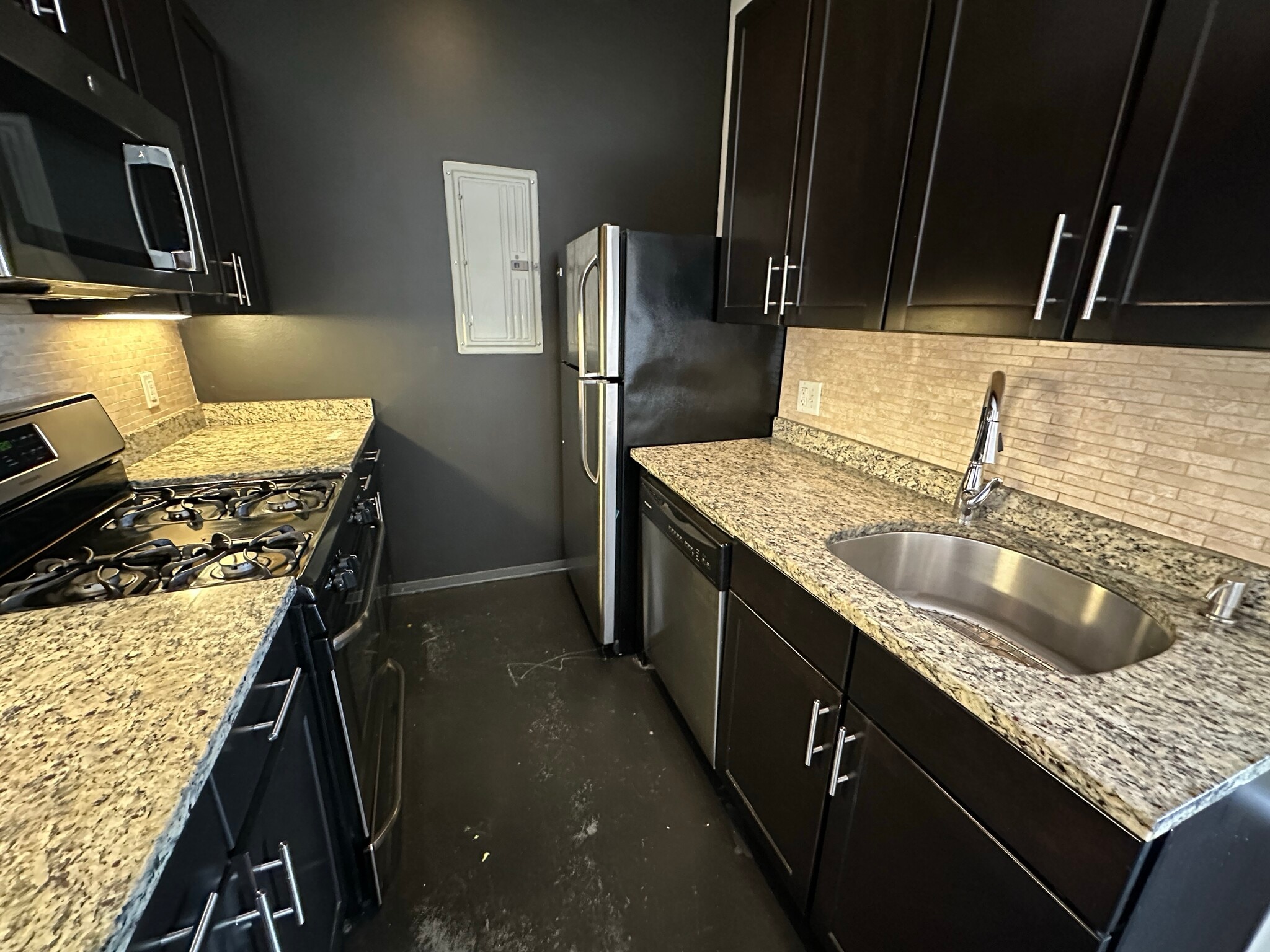 Building Photo - 117 E Berkeley St