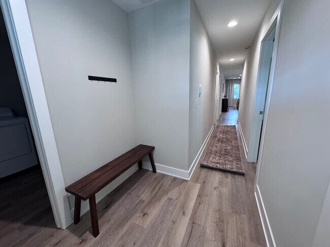 Building Photo - 1249 Kinsmoor Ave