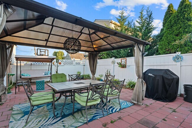 Building Photo - 1041 Stonewall Ln