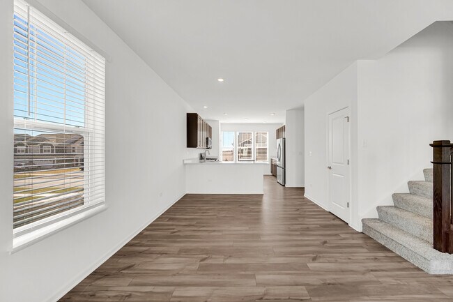 Building Photo - 25708 W Yorkshire Dr