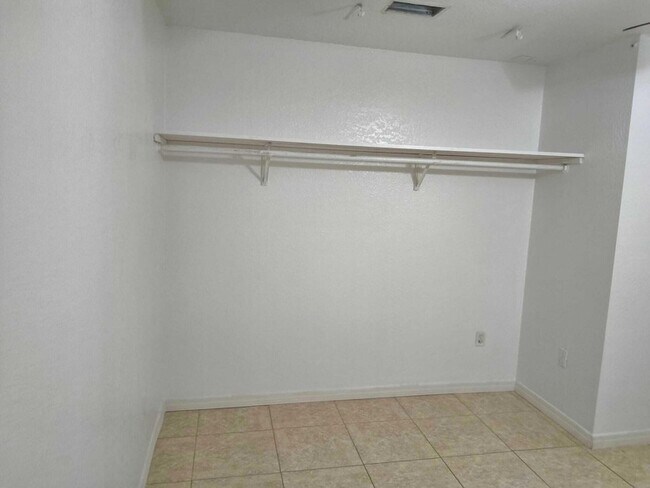 Building Photo - 12668 70th Pl N