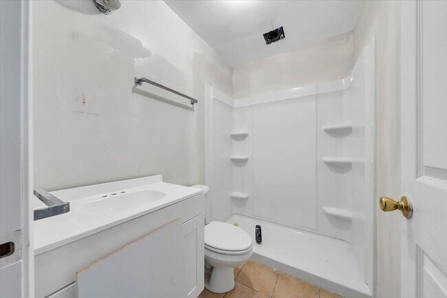 Building Photo - 3202 Mathews Ln