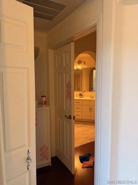 Building Photo - 2715 Lake Pointe Dr