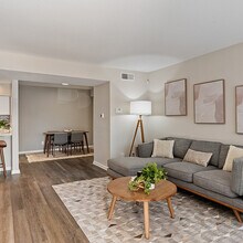 Building Photo - Central Pointe