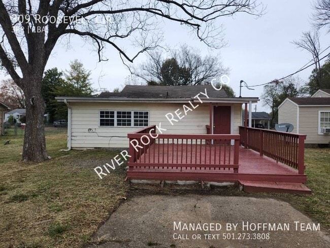 Building Photo - 309 Roosevelt Cir