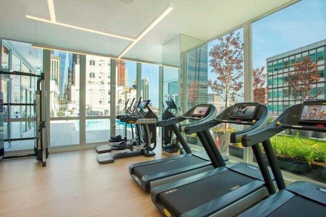 Building Photo - 3 bedroom in Manhattan NY 10038