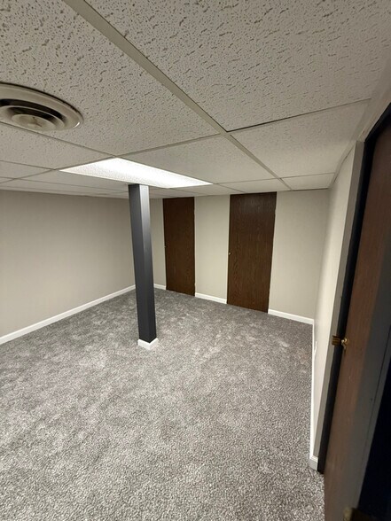 Building Photo - 710 W 8th St