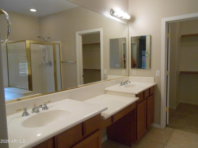 Building Photo - 3077 E Blue Ridge Pl