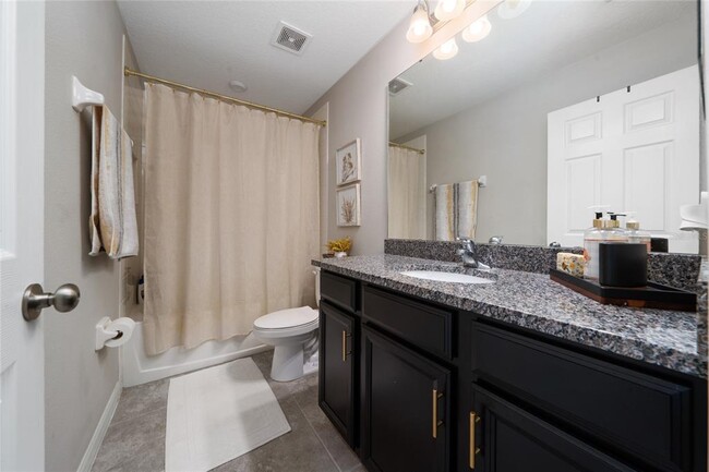 Building Photo - 10849 Wyne Tree Ct