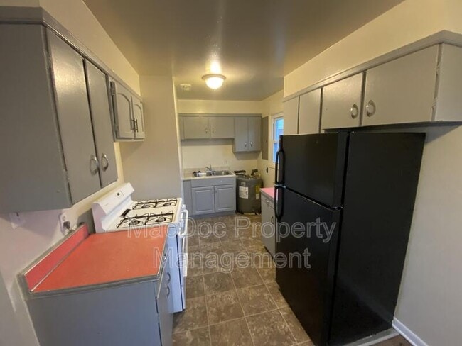 Building Photo - 1804 Airport Ave