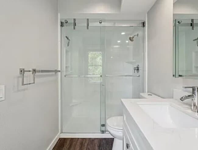 Building Photo - 641 Centre Ct