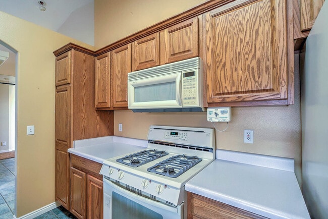 Building Photo - Beautiful Home in Green Valley