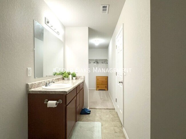 Building Photo - 2389 Wyandotte Ave