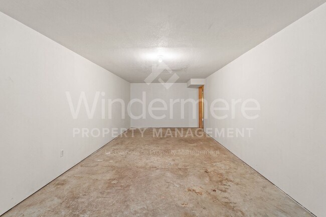 Building Photo - Beautiful 4-Bedroom Home In The South Hill With Solar Panels - Save On Utilities