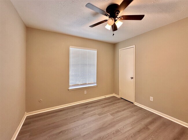 Building Photo - 3439 Aspen Bend Dr