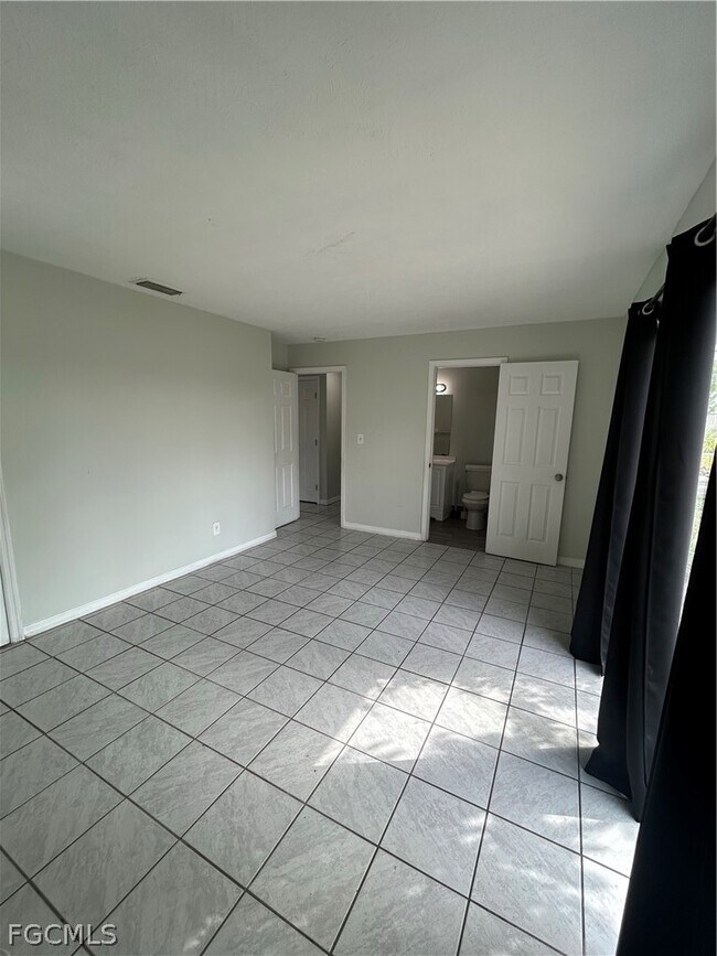 Building Photo - 4912 York St