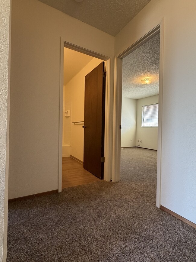 Building Photo - 2214 Myrtle Avenue