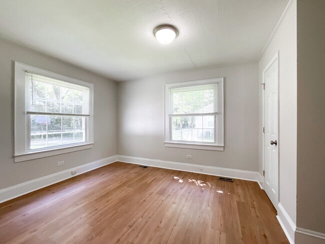 Building Photo - 512 Carl St