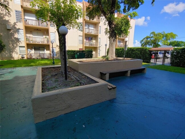 Primary Photo - 4715 NW 7th St