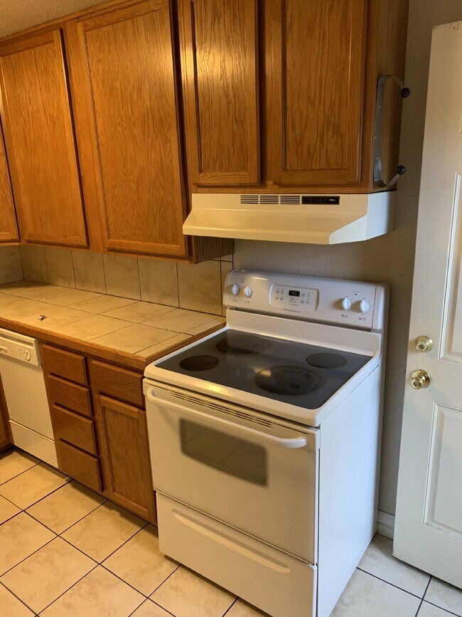 Building Photo - I-70 and Sheridan Blvd, Quiet Unit for Rent