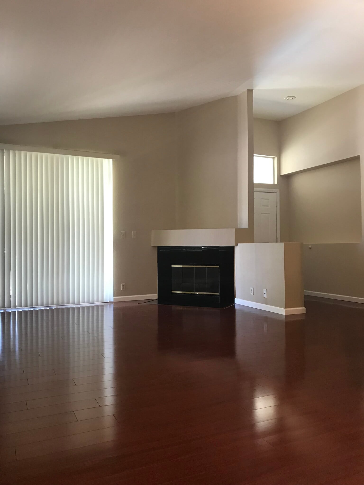 Building Photo - 5155 W Tropicana Ave
