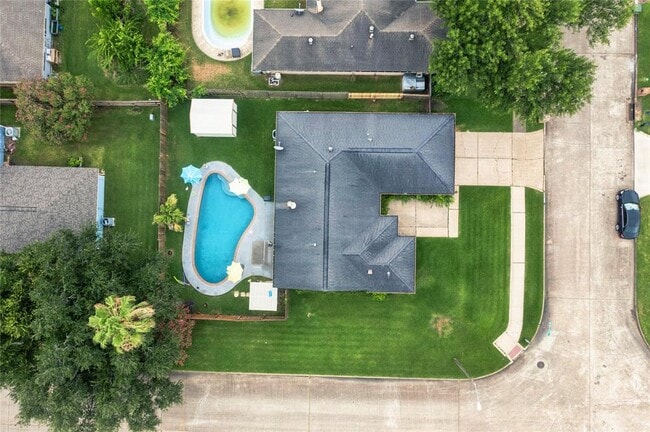 Building Photo - 11103 W Brompton Dr