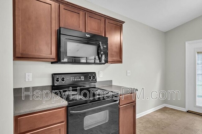 Building Photo - 101 Sparkleberry Ln