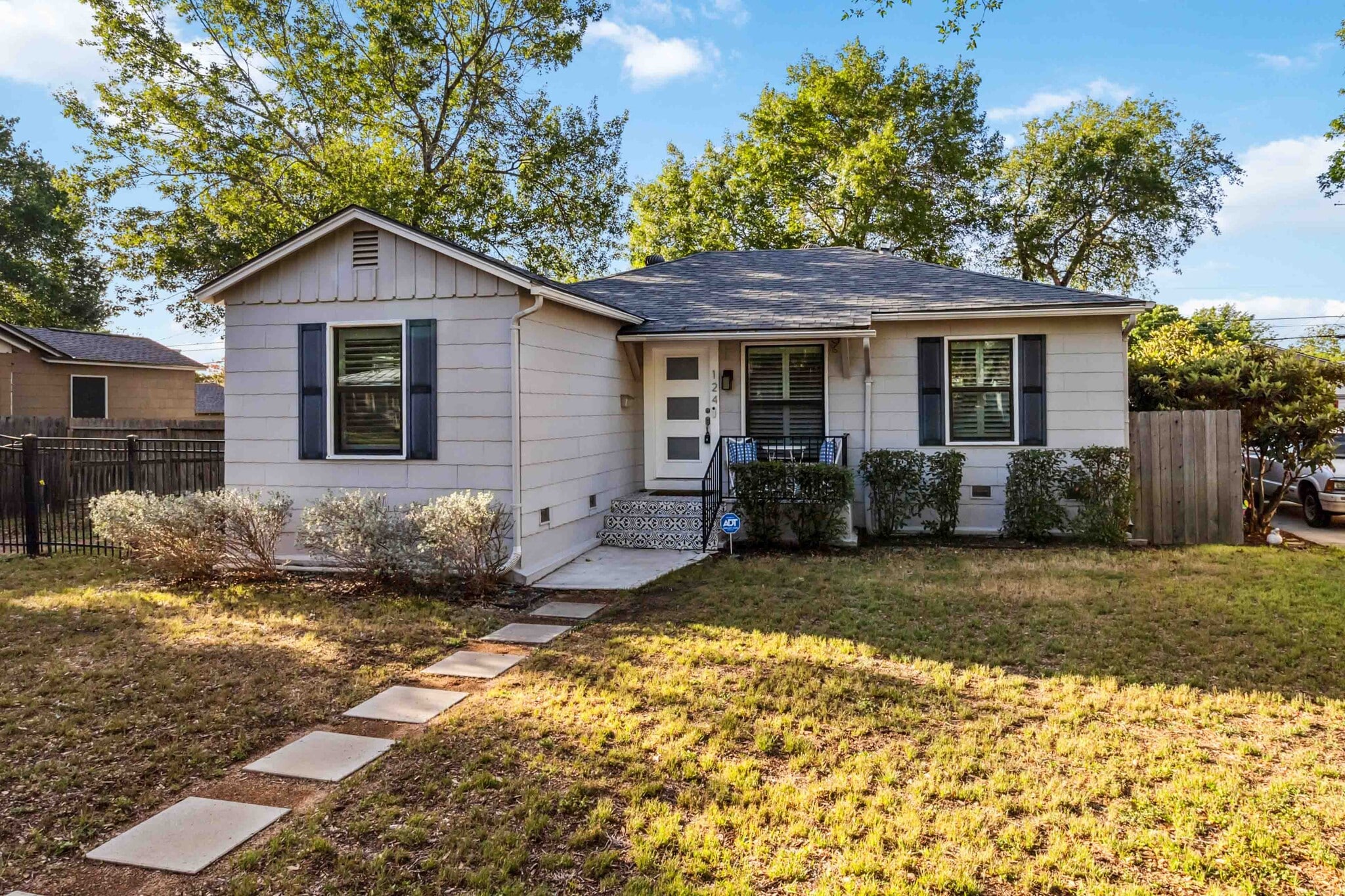 Building Photo - 124 Harmon Dr