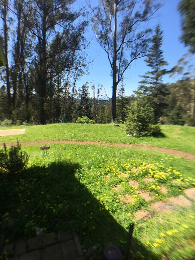 Building Photo - 221 Gillette Rd